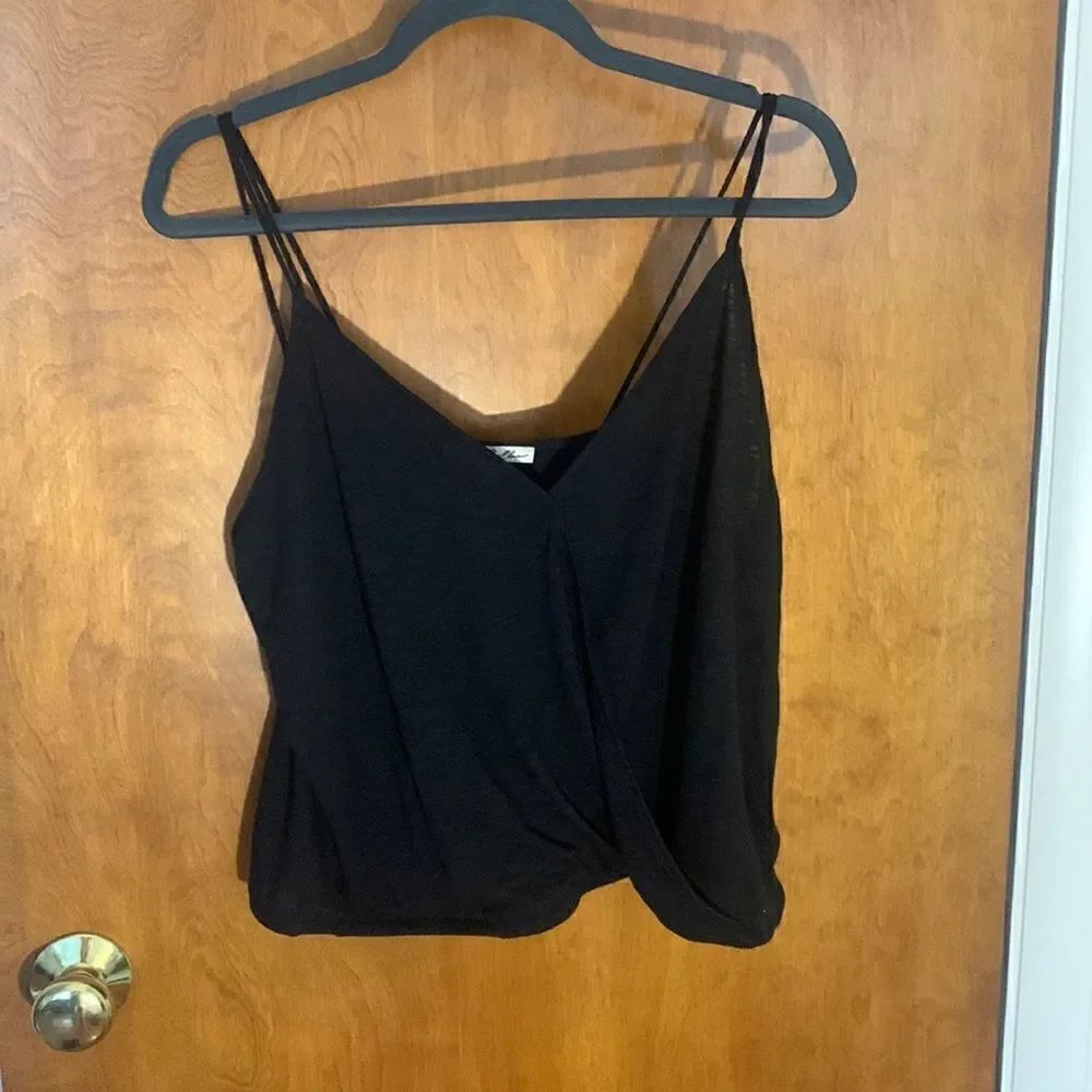 GUC express black cropped tank! Size L